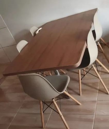 Mesa de jantar com 5 cadeiras