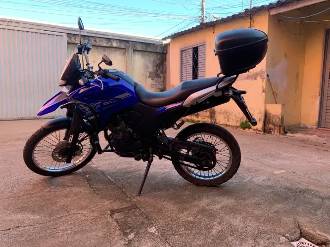 Vendo lander 22.500 ou troco por moto menor porém conservada preferência 160 