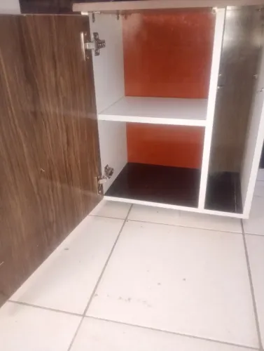 Mesinha de cabeceira 