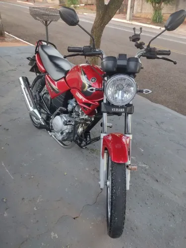 Vendo Yamaha YBR 125 segundo dono.