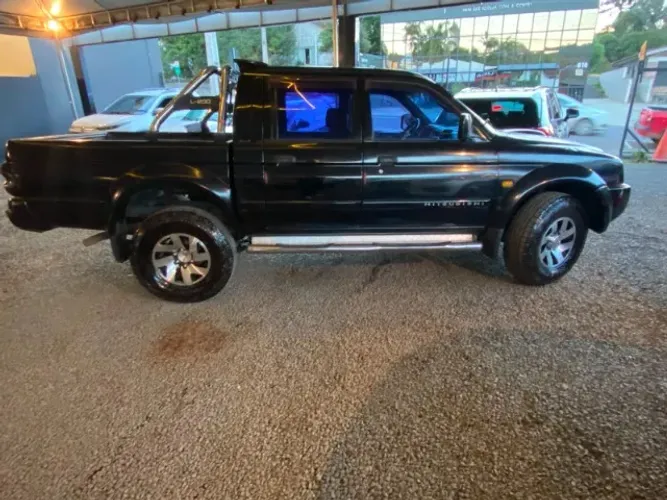 Mitsubishi L200 Sport HPE 2.5 4X4 CD DTI Dies. Mec. 2006