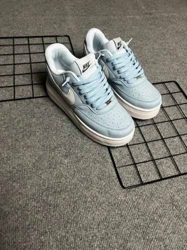 Tênis nike air force sola alta (azul bebê)