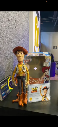 Boneco woody signature collection em portugues