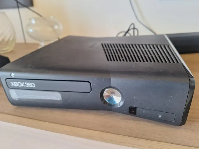 2 Consoles - X B O X (COM DEFEITO)