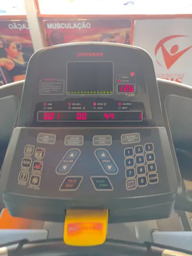 "Esteira Profissional Johnson T7000 Pro - Excelente Estado"
