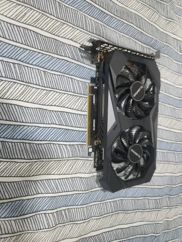 Placa de video gigabyte nvidia rtx 3050 6gb de vram com caixa e nota na garantia d fabrica