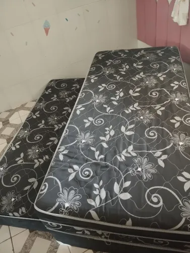 Cama box de solteiro. 