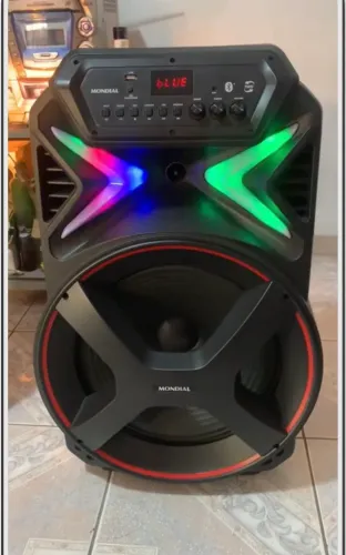 Vendo caixa de som mondial semi nova bombando