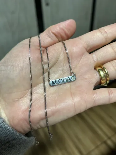 Gargantilha de prata de Bali com placa escrito Aloha