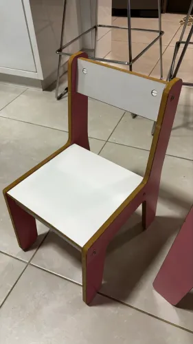 Mesa duas cadeiras criança