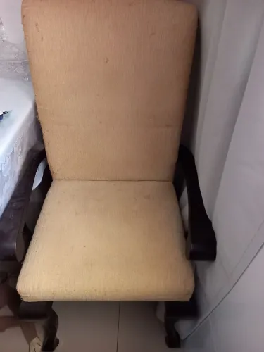 Vendo 6 cadeiras antigas