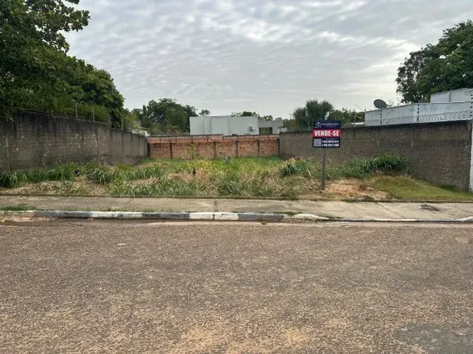 Vende-se Terreno no Park Caçari com 480m²