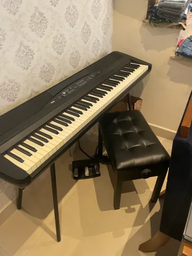 Korg SP-280 - Piano Digital 88 Teclas + Banqueta + Capa + Pedal