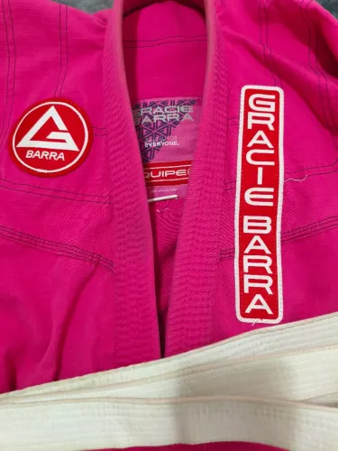 KIMONO GRACIE BARRA ROSA TAM M 3 como novo