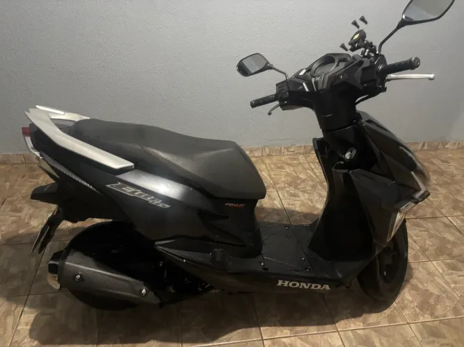 Honda Elite 125 preta semi nova biz