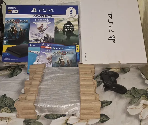 Ps4 slim 1 tb hits 3 jogos na caixa