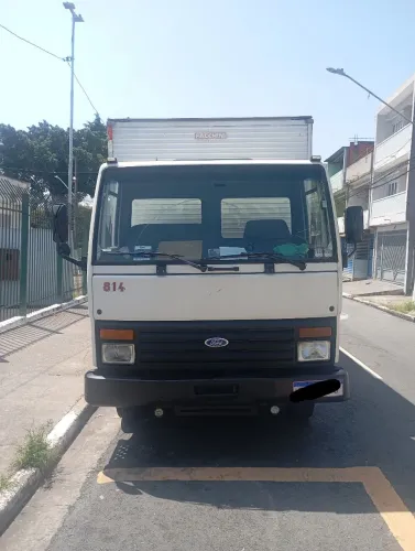 Vendo Ford cargo 814 1999 baú