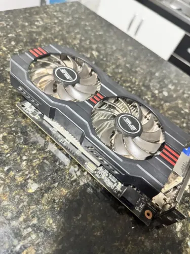 Placa vídeo - 750ti 2GB RAM - Usado