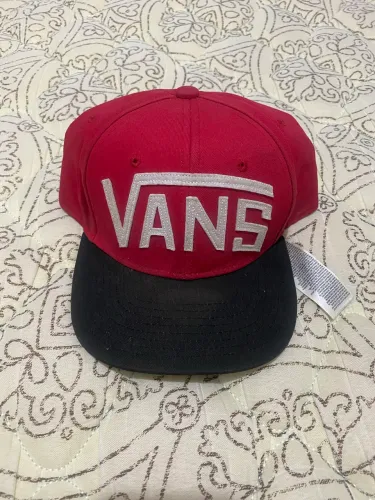 Boné Vans vermelho 