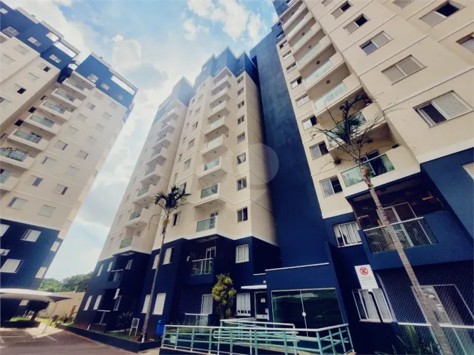 Apartamento para alugar com 3 quartos, sendo 1 suíte, no condomínio Residencial Grand Vill