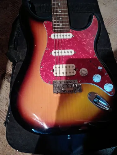 Guitarra a venda