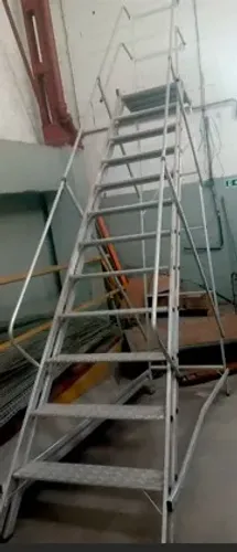 Escada Plataforma Trepadeira Alumínio NR12 11 Degraus - Uso Profissional