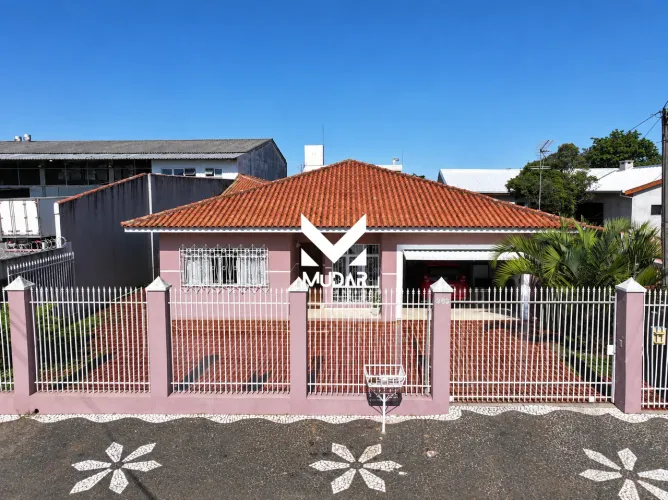 Casa com 3 quartos e edícula Boa Vista