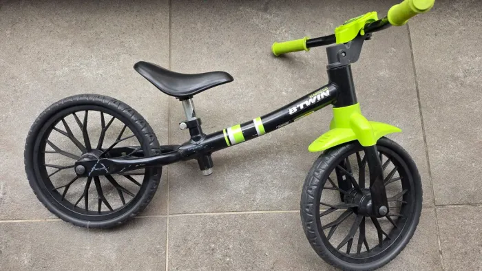 Bicicleta de equilíbrio B'Twin Runride 100 usada