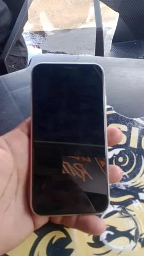 iPhone 11 R$650