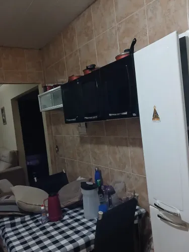Vende-se um armário de parede com 3 peças em aço