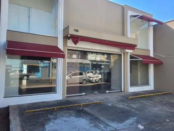 Salão comercial com 300 m² para locação no bairro Centro em Indaiatuba/SP.