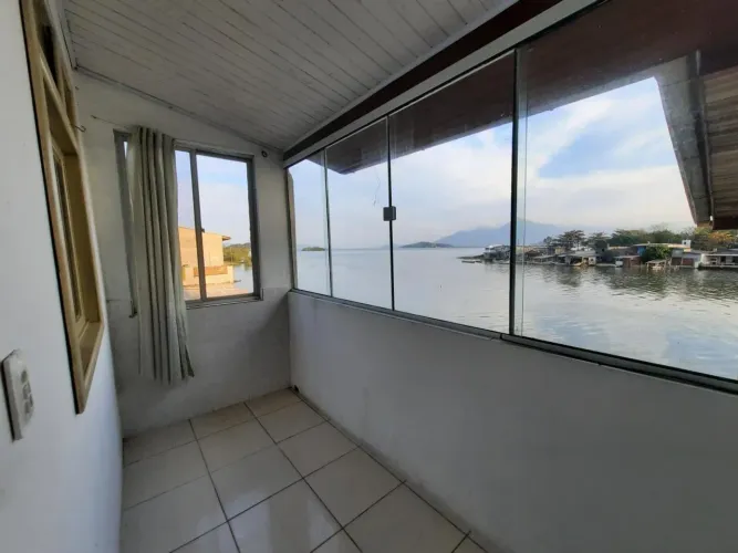 Casa para Locação em São José / SC no bairro Ponta de Baixo