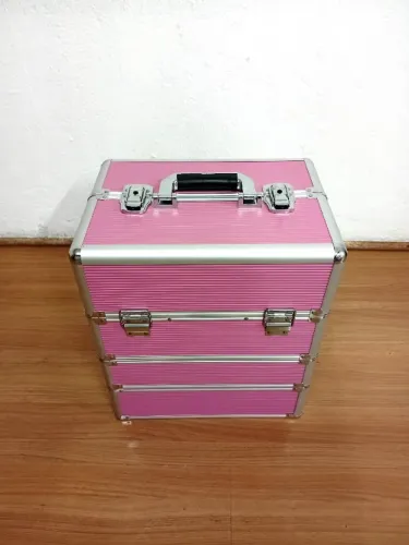 Mala de Maquiagem Alumínio Rosa