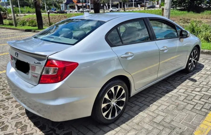 Honda Civic Sedan LXR 2.0 Flexone 16V Aut. 4P 2015