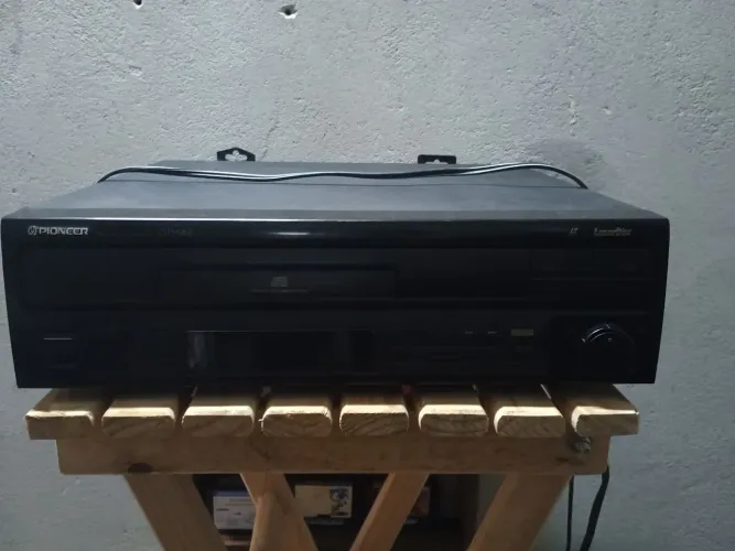 Laser disc Pioneer aparelho com vários títulos são 13 títulos ao todo