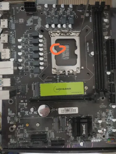 Placa mãe b760 semi nova. Poucas semanas ddr4 pci 4.0 lga1700 usada umas 2x 12gen 13gen