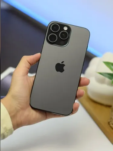iPhone 16 Pro Max Titanium Preto 256 GB 6 meses de garantia