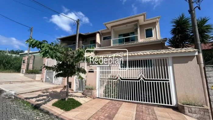 Casa com Interior Único no Jardim Normandia em Volta Redonda