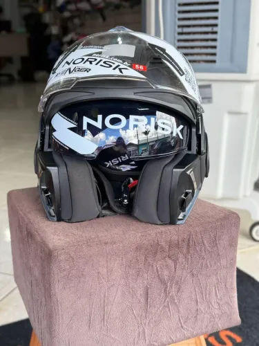Norisk avenger cinza 