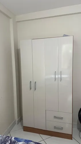 Guarda roupa de solteiro