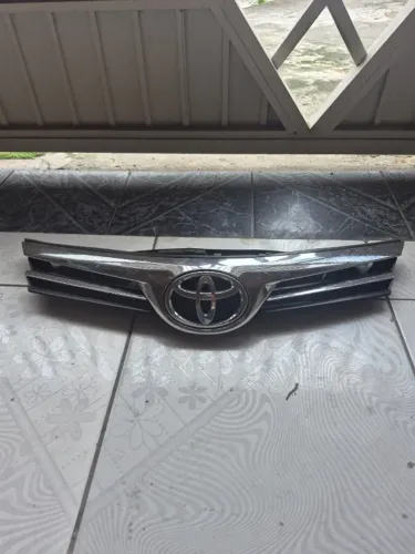GRADE FRONTAL COROLLA 2015/16/17
