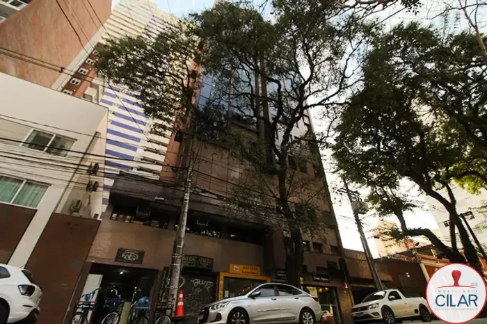 Sala comercial no Centro de Curitiba com vaga e portaria 24h