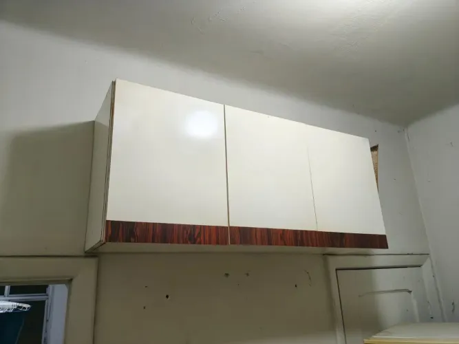 Vendo dois armários de madeira