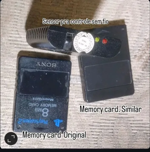 2 Memory carde de 8MB. 1 Original e outro cimilar.