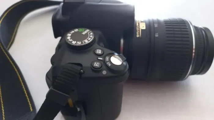 Câmera DSLR Nikon D3000