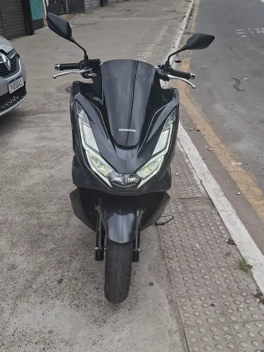 Pcx muito nova e ótimo para o dia a dia