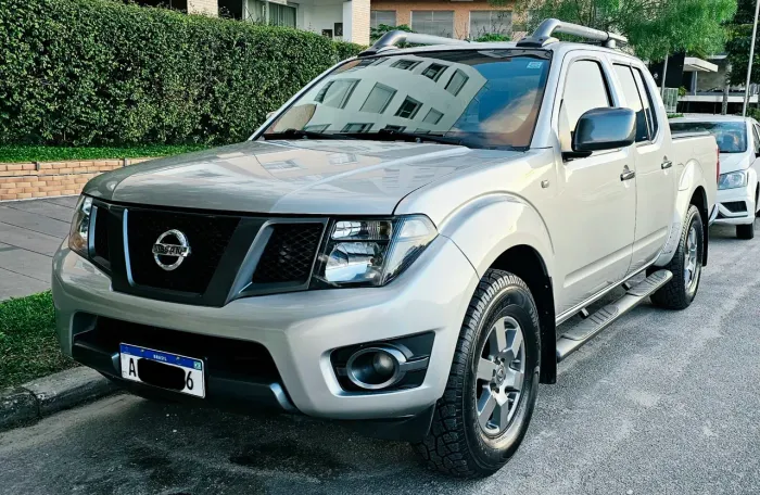 Nissan Frontier SV AT. CD 4X4 2.5 TB Dies. Aut. 2015