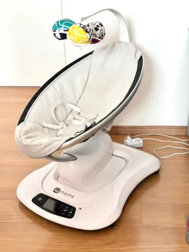 Mamaroo 4 moms super nova!