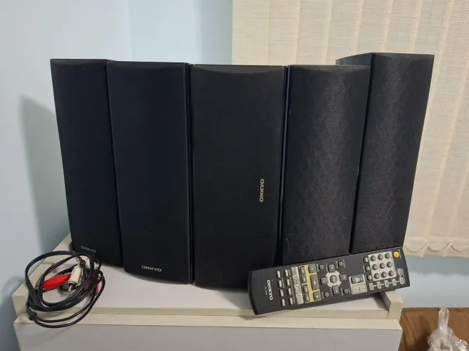 Caixa Surround Onkyo SKM-360S