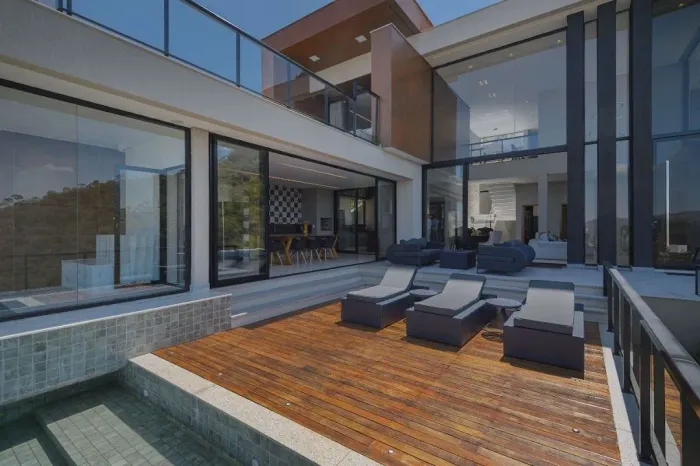 Casa à Venda no Condomínio Mirante da Mata | 4 Suítes - 584 m²
